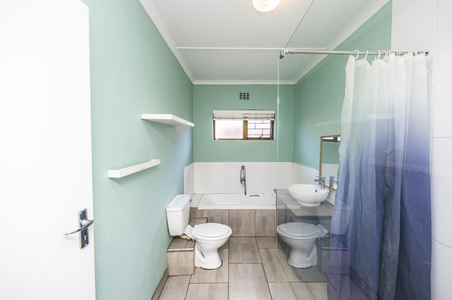 4 Bedroom Property for Sale in Nahoon Valley Park Eastern Cape